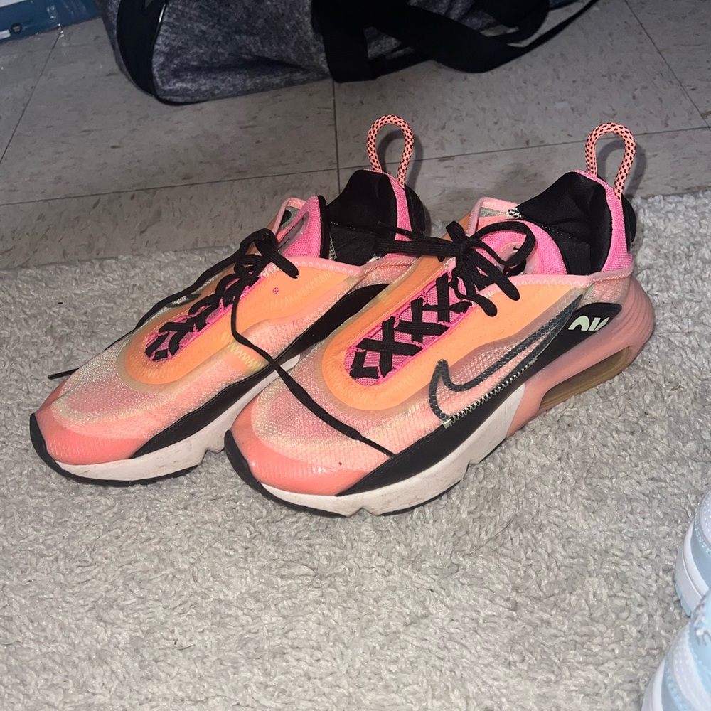 Nike 1090s